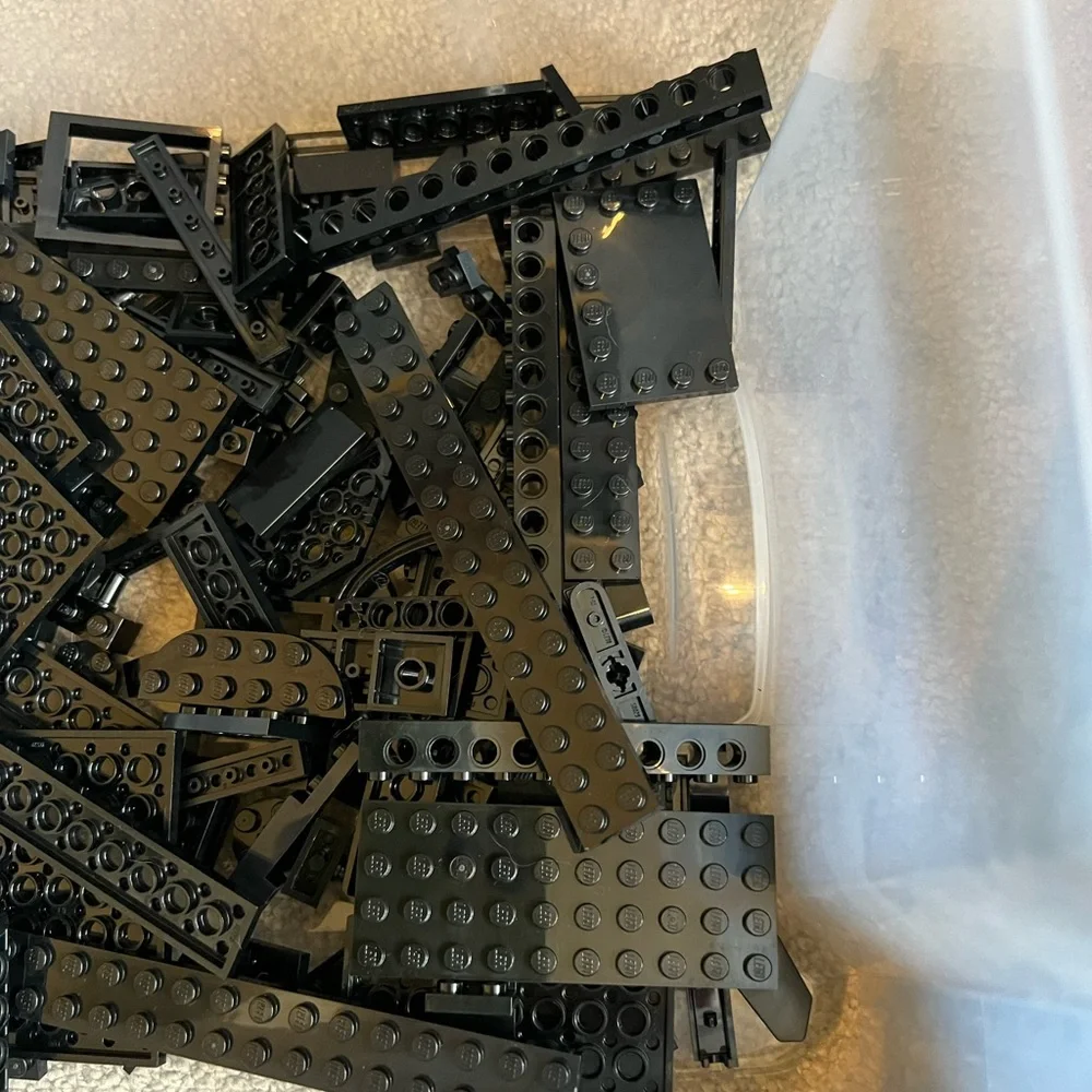LEGO Small And Medium Building Bricks And Assorted Pieces - Black 11oz